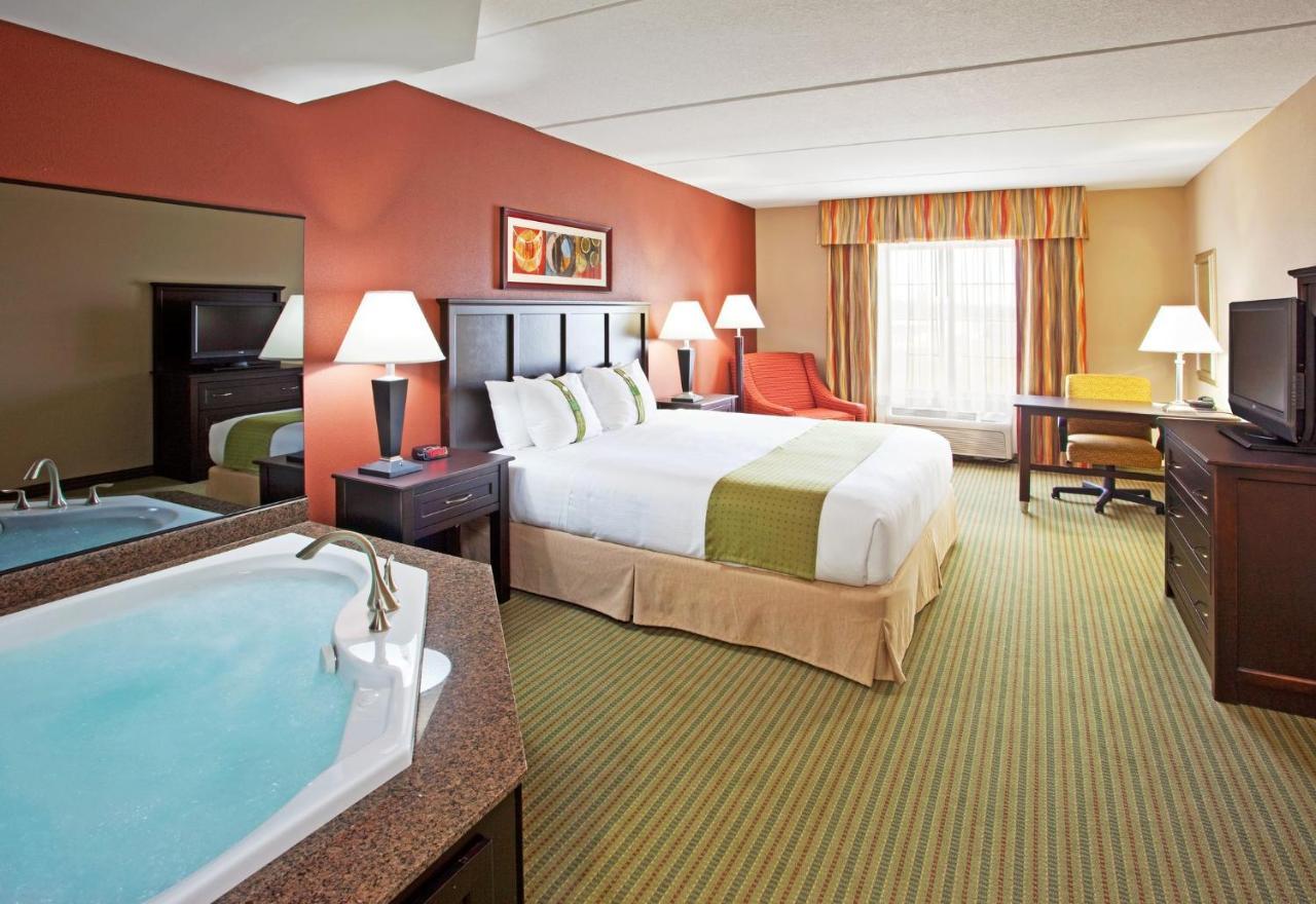 Holiday Inn Midland By Ihg Экстерьер фото